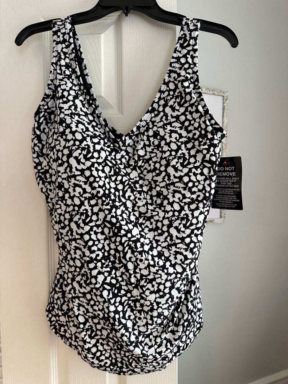 Black & White Patterned Women's One Piece Swimsuit NWT Size 16